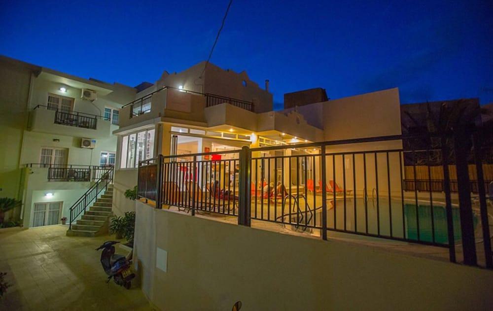 Malia Central Apartments מראה חיצוני תמונה